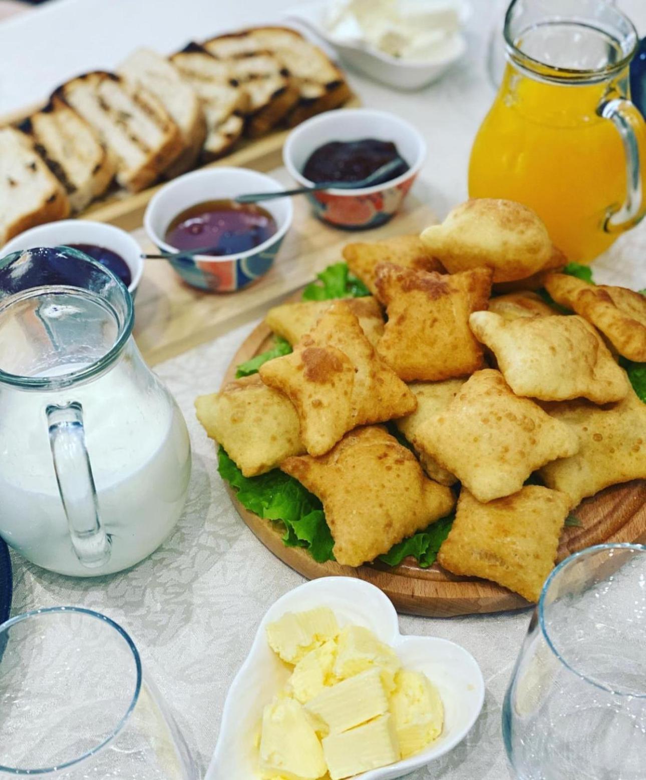 Hotel Ujvara Belsh Zewnętrze zdjęcie
